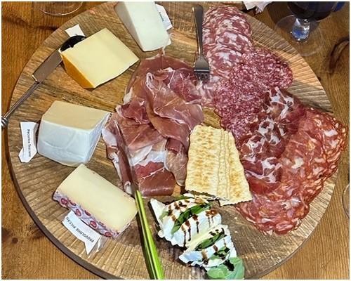 Antipasti Hamper the Italian way Antipasti Hamper the Italian way